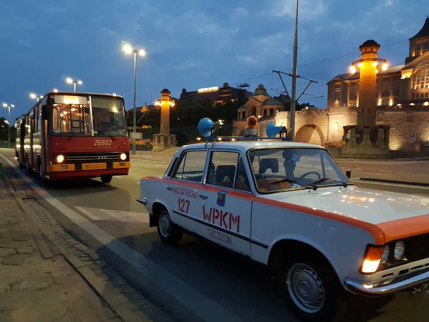 Police. Kupił zabytkowy autobus ikarus i realizuje swoją pasję [ZDJĘCIA, WIDEO]