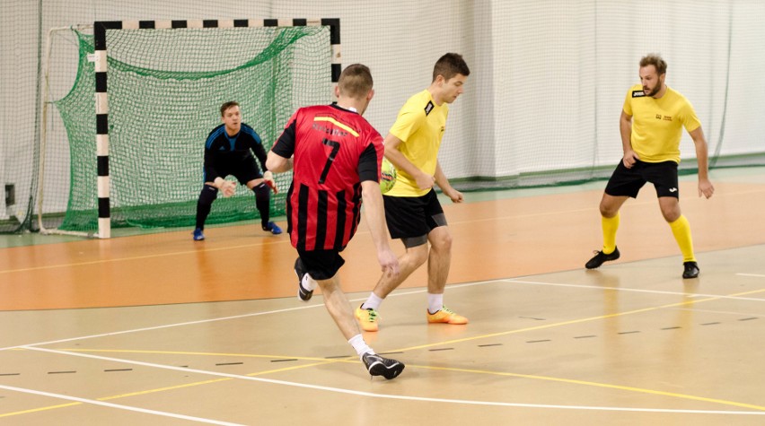 Pierwsza porażka lidera w Kieleckiej Lidze Futsalu [DUŻO ZDJĘĆ] 