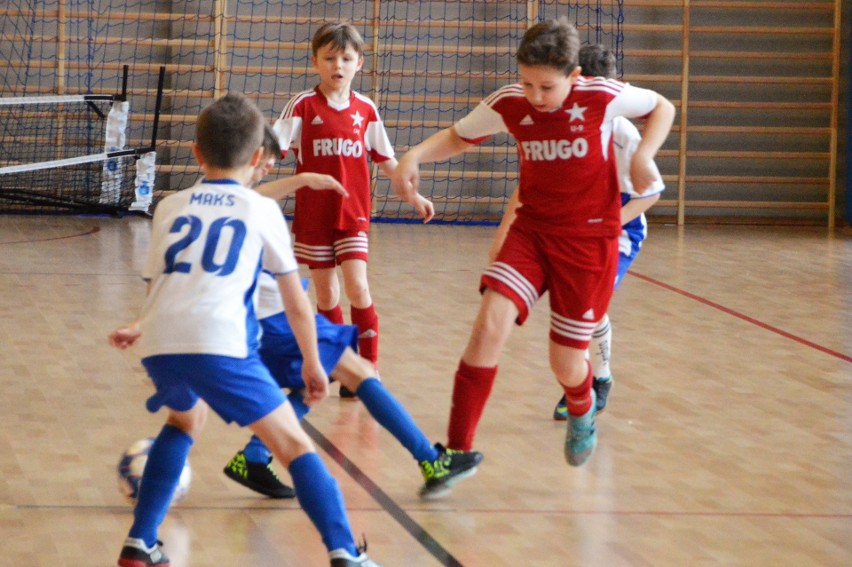 Piłka nożna. Wisła Kraków wygrywa halowy turniej Unia Cup żaków w Oświęcimiu