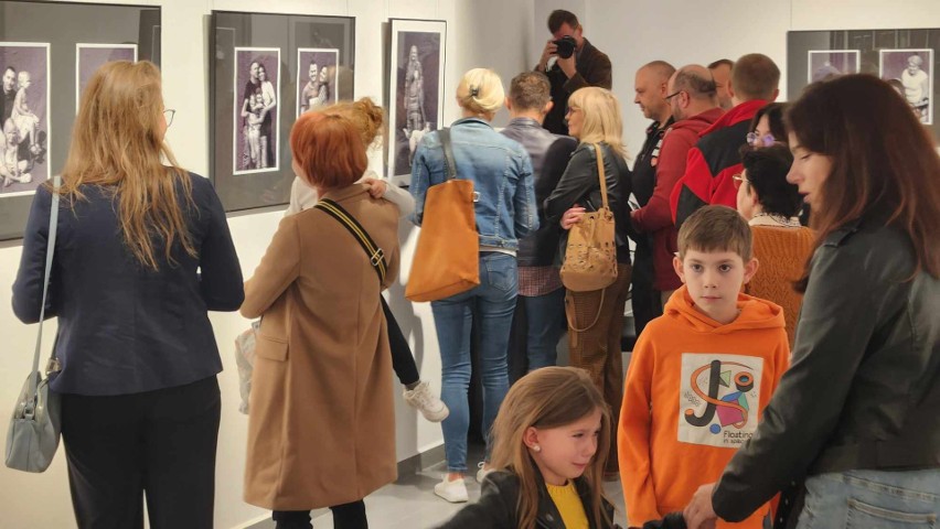 Ostrołęcki Festiwal Fotografii. Wernisaże dwóch wystaw w Galerii Ostrołęka. 5 października 2023. Zdjęcia