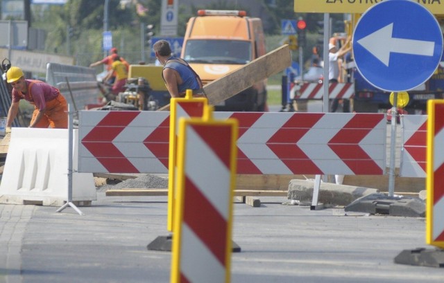 Od środy na rondzie ks. E. Kowcza zamknięte mają być lewe, wewnętrzne, pasy ruchu