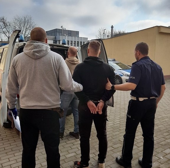 Policjanci zatrzymali na terenie powiatu gdańskiego 11 osób...