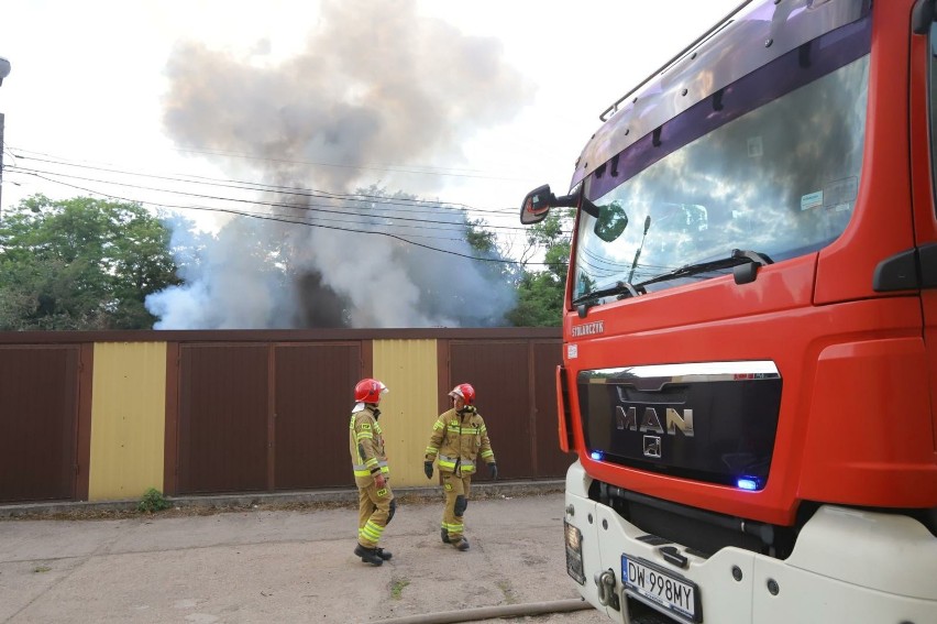 Toruńska komenda poszukuje do pracy 4 strażaków