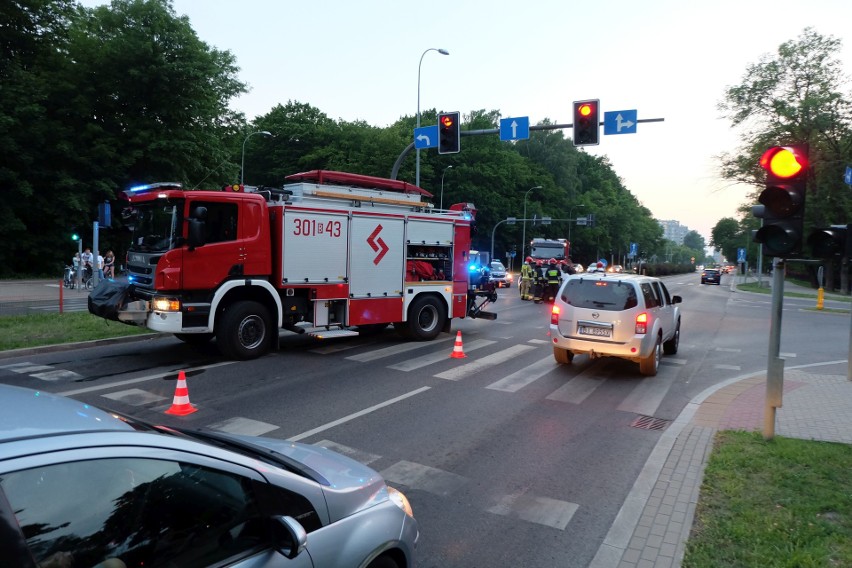 Jedna osoba z niewielkimi obrażeniami trafiła do szpitala po...