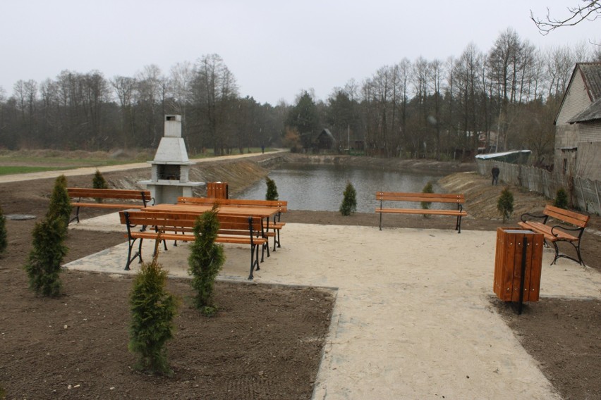 W gminie Małogoszcz odnowiono i zagospodarowano zbiorniki...
