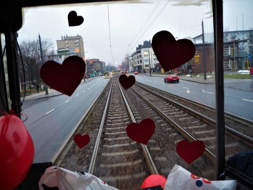 Zakochana Bana na torach. 14 lutego po Katowicach będzie jeździł wyjątkowy tramwaj walentynkowy