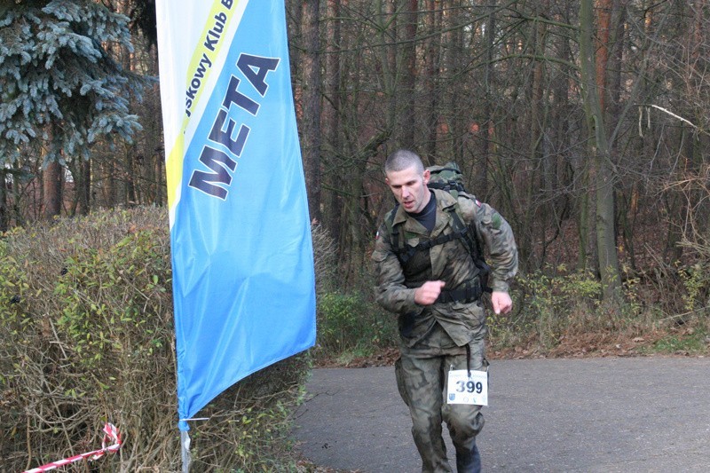 Maraton Komandosa 2015 WYNIKI Trzeci raz z rzędu wygrał por. Piotr Szpigiel [ZDJĘCIA]