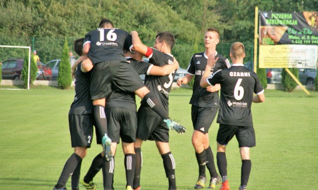 Czarni Połaniec rozegrali bardzo dobry mecz i zasłużenie pokonali Stal Kraśnik 2:1.