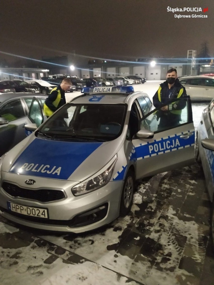 Dwaj kolejni dąbrowscy policjanci wyjechali na służbę na...