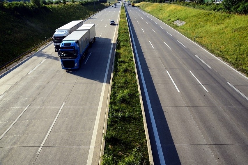 7,5 tys. złotych na rękę zarabia kierowca, który w trasie...