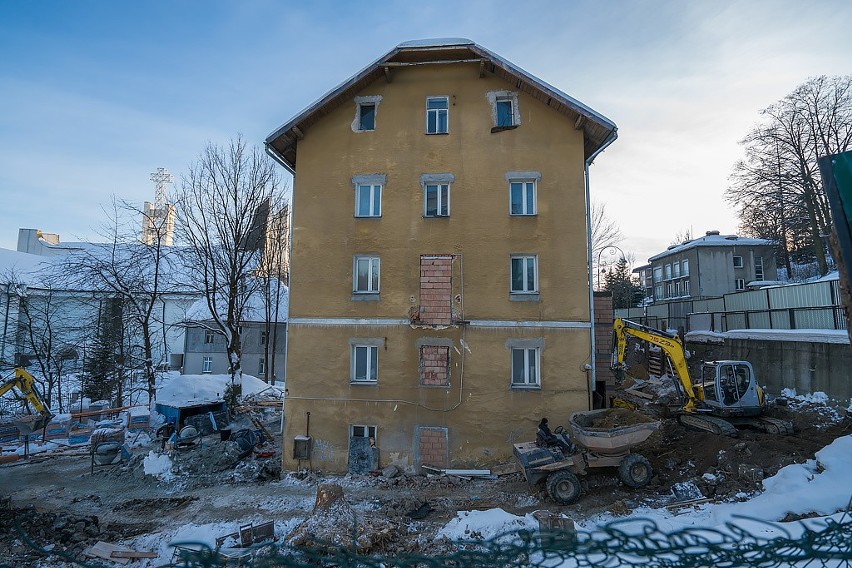 Krynica. Latami czekają na mieszkanie komunalne