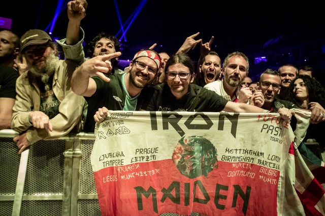Na pierwszym koncercie Iron Maiden w Krakowie pojawiło się mnóstwo fanów, nie tylko z Polski
