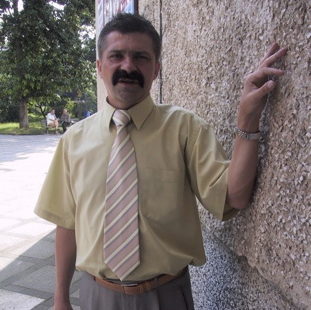 Piotr Trempała jest szefem ZZ Pracowników Dołowych. Mieszka wraz z rodziną w Głogowie.