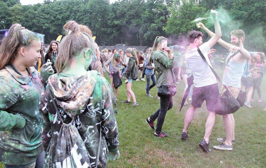 Kolorowa radość czyli Festiwal Kolorów w Krakowie [ZDJĘCIA, WIDEO]