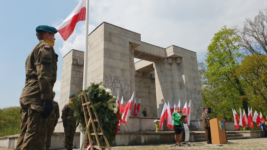 Uroczystości pod Pomnikiem Czynu Powstańczego.