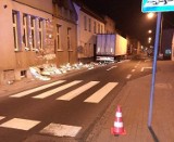 Rakoniewice: Wypadek ciężarówki. Tir wjechał w budynki [ZDJĘCIA]