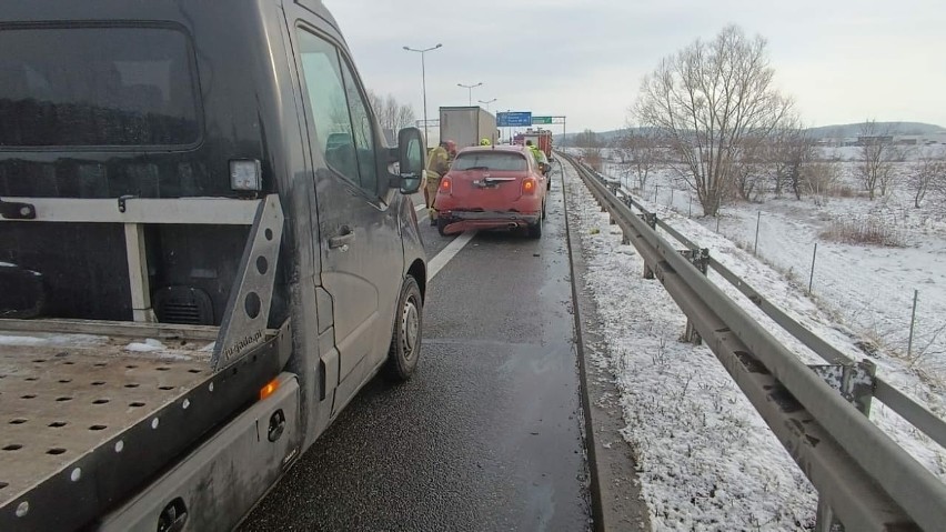 Kraków. Wypadek na autostradzie A4. Zderzyły się cztery samochody i ciężarówka