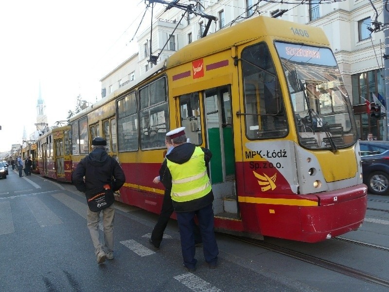 Wypadek na ul. Piotrkowskiej. Tramwaj zderzył się z ciężarówką