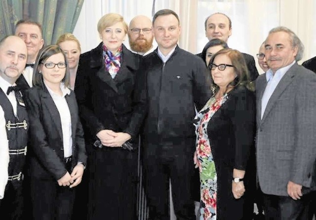 Małgorzata Chechlińska (druga od prawej) gościła prezydenta Andrzeja Dudę. W ramce hotel Ossa