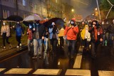Protest kobiet w Częstochowie. Idziemy po Was! - to hasło kolejnego "spaceru", w którym udział wzięło ok. dwóch i pół tysięcy osób