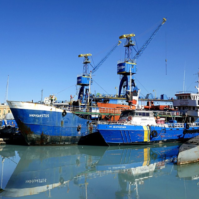 „Hefajstos” został odholowany do Grand Harbour, gdzie podjęto się naprawy tankowca – niestety, bezskutecznie. Renowacja okazała się nieopłacalna.