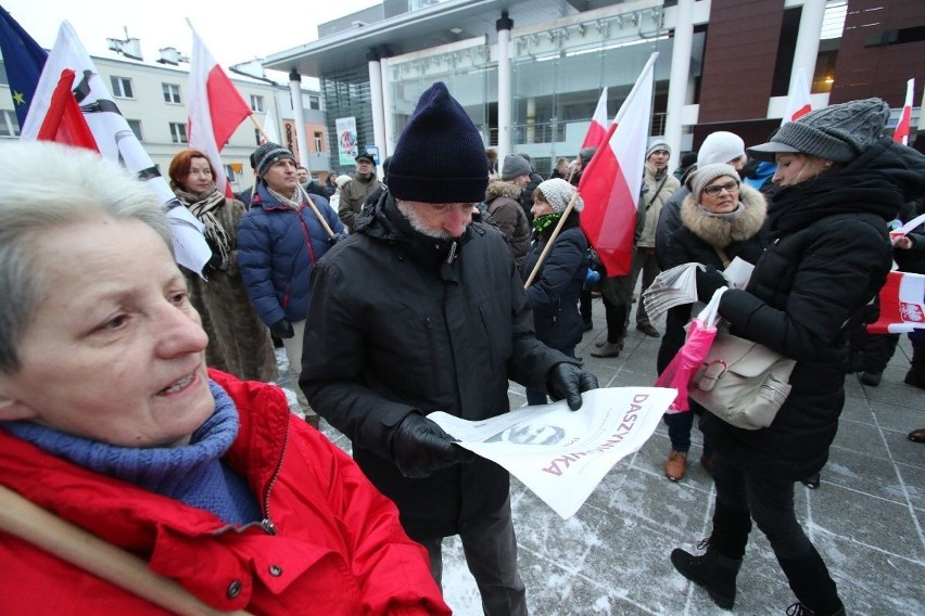 Protest w Kielcach przeciwko rządowi: -  To już przechodzi wszelkie granice