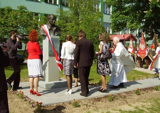 Podczas uroczystości odsłonięte zostało popiersie Stanisława Młodożeńca.