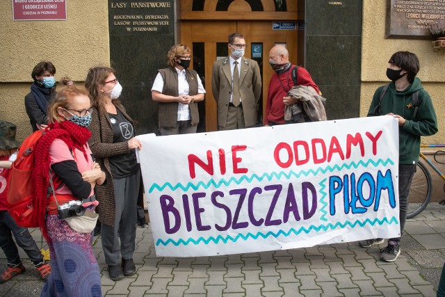 Protest w obronie karpackich lasów odbył się w Poznaniu.