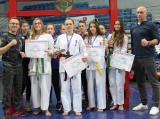 Ostrołęka. Medale zawodniczek Międzyszkolnego Klubu Kyokushin Karate Shinkyokushin podczas XXXVI Pucharu Polski. 14.12.2019