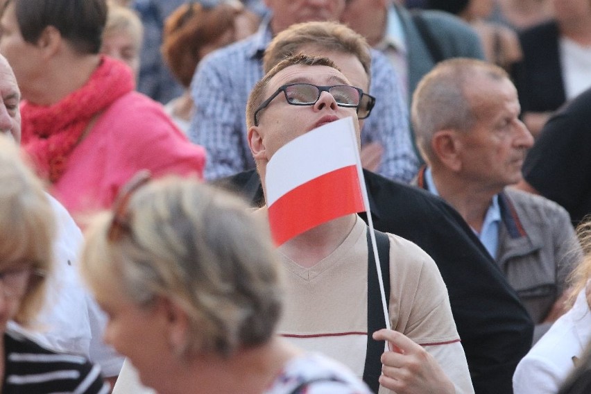 Wielka manifestacja w centrum Kielc „Wolne Sądy” z tysiącami uczestników  