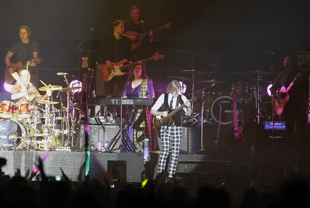 Reaktywowana po latach grupa The Kelly Family wystąpiła w sobotni wieczór w Atlas Arenie. Muzycy przyjechali do Łodzi w ramach trasy "We Got Love - Live 2018".