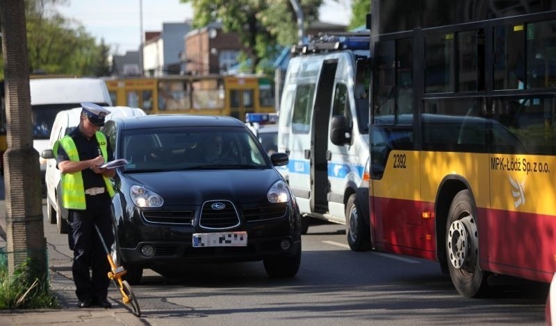 Wypadek na Tatrzańskiej. Pieszy wpadł pod autobus! Gigantyczne KORKI! [zdjęcia]