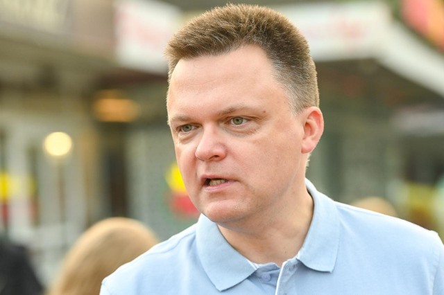Szymon Hołownia podkreślił w Kaliszu, że wspiera w wyborach radną Barbarę Oliwiecką, kandydatkę Polski 2050 z numerem 2 na liście Trzeciej Drogi