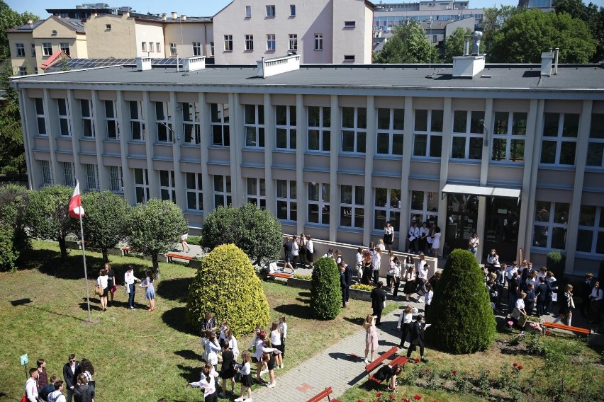 X Liceum Ogólnokształcące im. Komisji Edukacji Narodowej w Krakowie uczy już od 70 lat