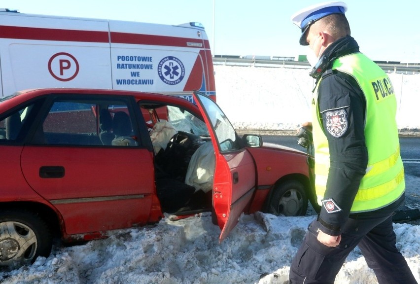 Wypadek na ul. Szczecińskiej we Wrocławiu 13.02.2021