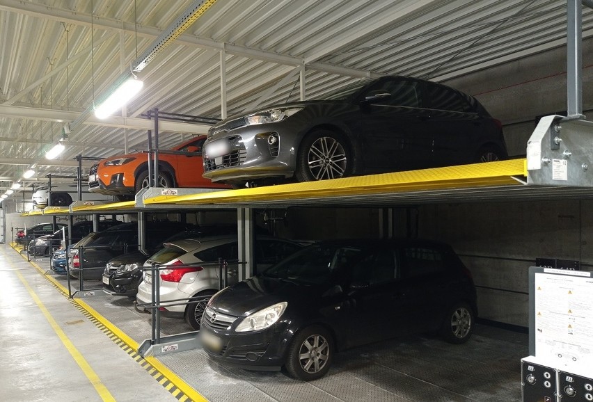 W Łodzi parkingi platformowe mają póki co dwa poziomy.