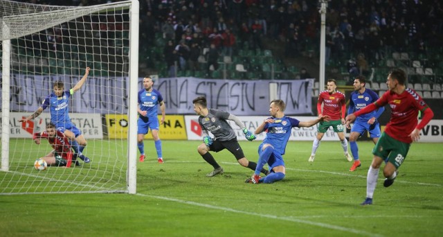 Po szalonym meczu Puszcza Niepołomice pokonała Zagłębie Sosnowiec 5:3.