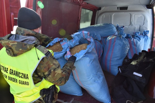 300 kilogramów tytoniu z przemytu ujawnili śląscy pogranicznicy w Mikołowie