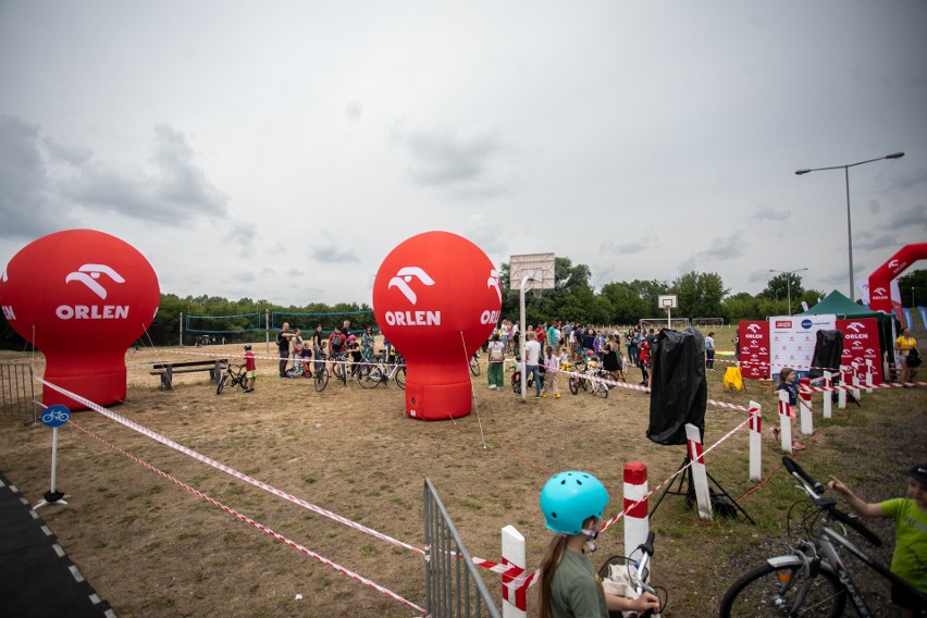 Dzieci na rowery - to rekreacyjno-sportowe wydarzenie odbyło się w Ostrołęce 18.06.2023. Nowe zdjęcia