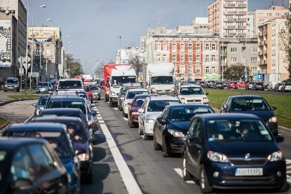 Roboty na ul. Wólczańskiej spowodowały wielkie korki na ul....