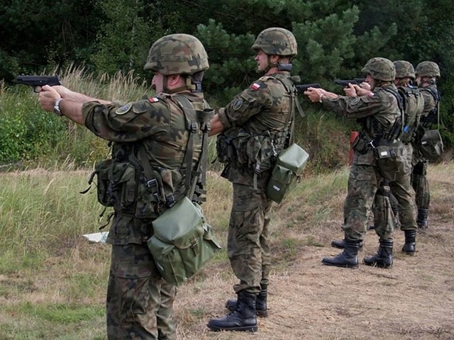W treningu strzeleckim uczestniczyli m.in. żołnierze sztabu, dowództwa i pionu szkolenia międzyrzecko-wędrzyńskiej brygady.