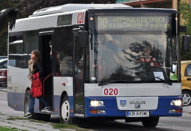 Mieszkańcy Tarnobrzega będą mogli podróżować bardziej pojemnymi autobusami linii numer 10. 