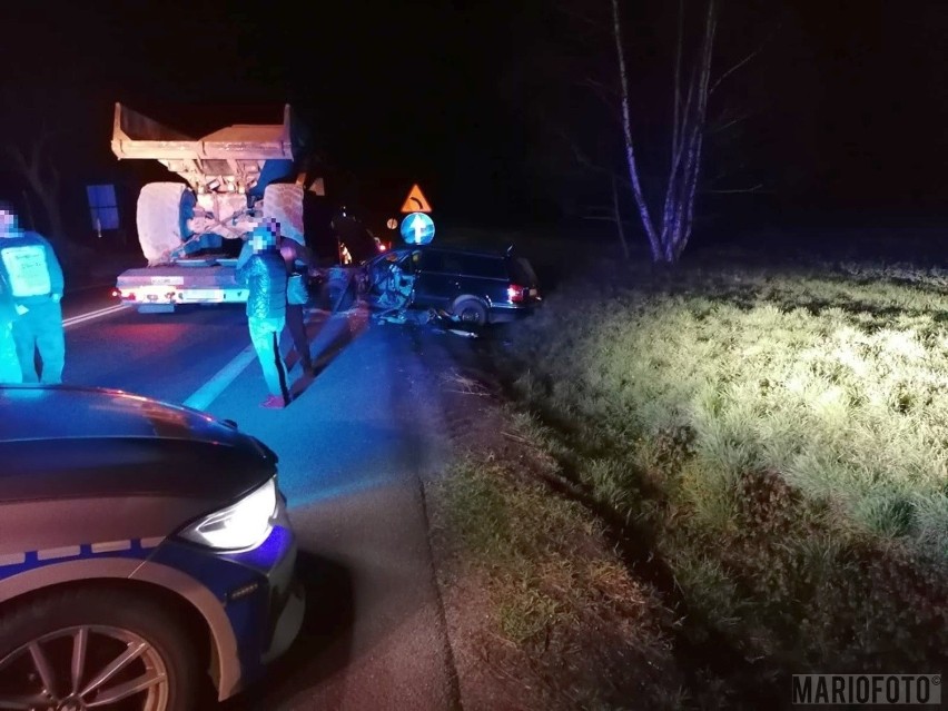 Zderzenie samochodu osobowego z ciężarowym na trasie Opole-Nysa za Niemodlinem. Jedna osoba ranna