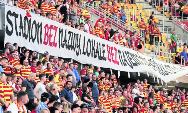 Stadion bez nazwy, lokale bez najemców, spółka stadionowa bez prezesa. Wymowniejszego napisu chyba nie trzeba.