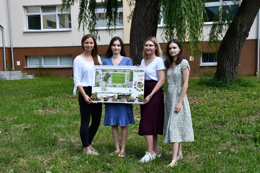 Studentki Politechniki Białostockiej zaprojektowały ogród dla szpitala w Choroszczy (zdjęcia)
