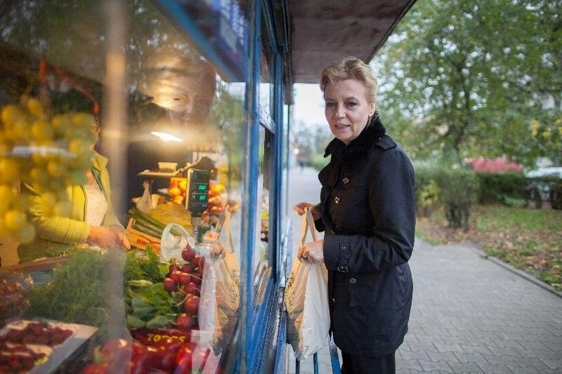 Prezydent Zdanowska zakupy robi w osiedlowym sklepiku na...