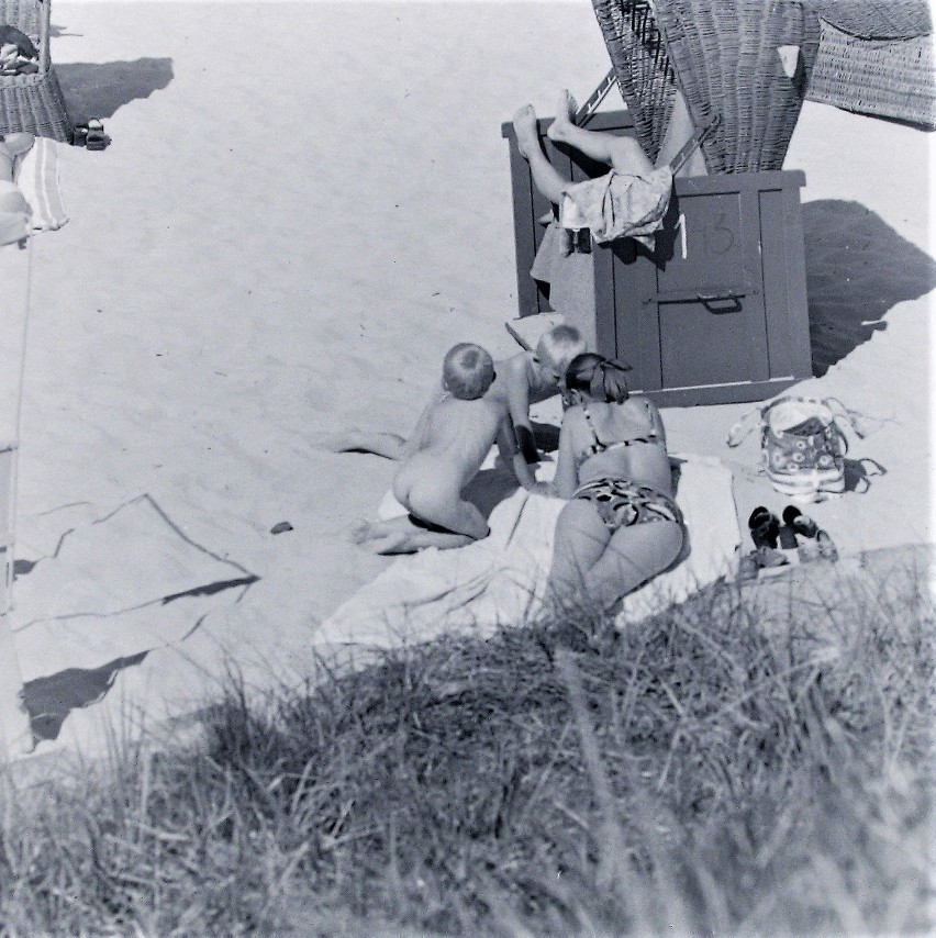 Plażowicze w Ustce latem 1972