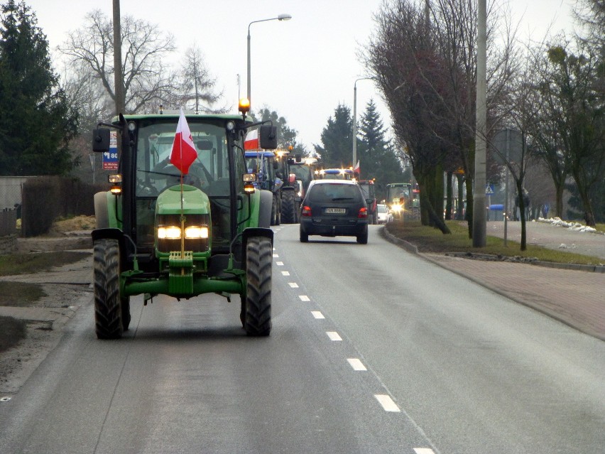 Protest rolników w Żninie cz. 2
Ciagniki były oflagowane