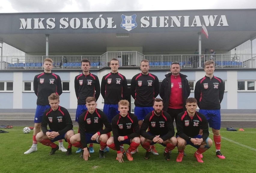 Wisła Sandomierz przegrała z Sokołem Sieniawa 0:2.