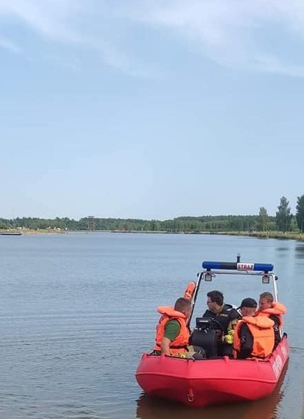 Tragedia na Podkarpaciu. Nie żyje 23-letni mężczyzna, który utonął w kąpielisku nad zalewem Podwolina w Nisku